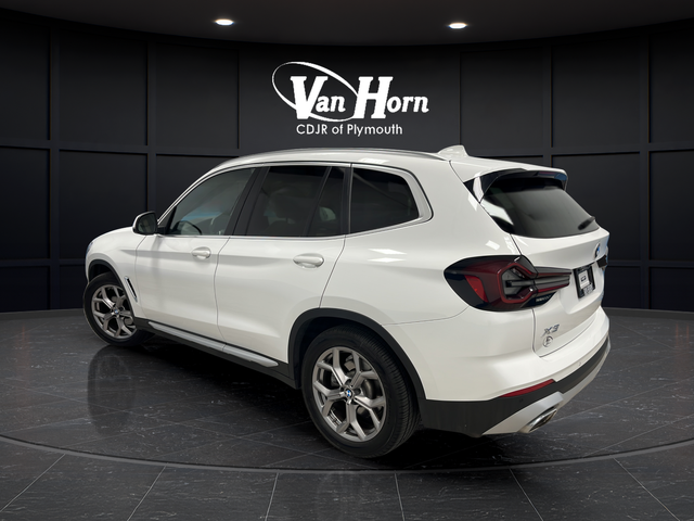Used 2022 Alpine White BMW xDrive30i image 5