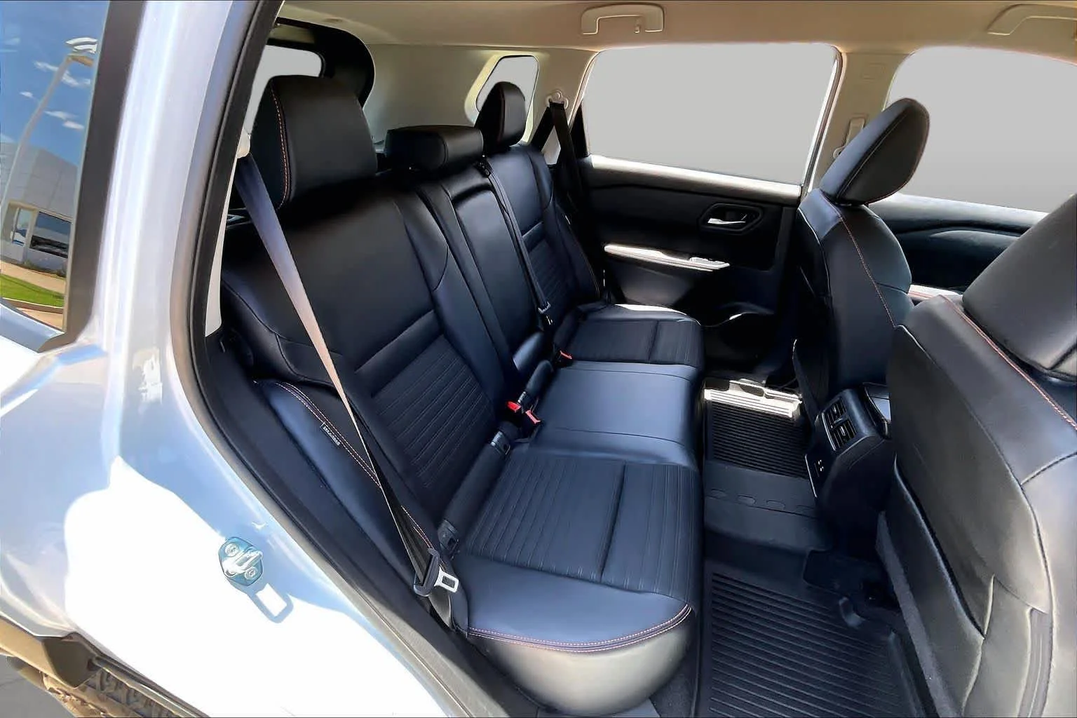 Used 2025 Everest White Pearl Nissan Rock Creek image 20