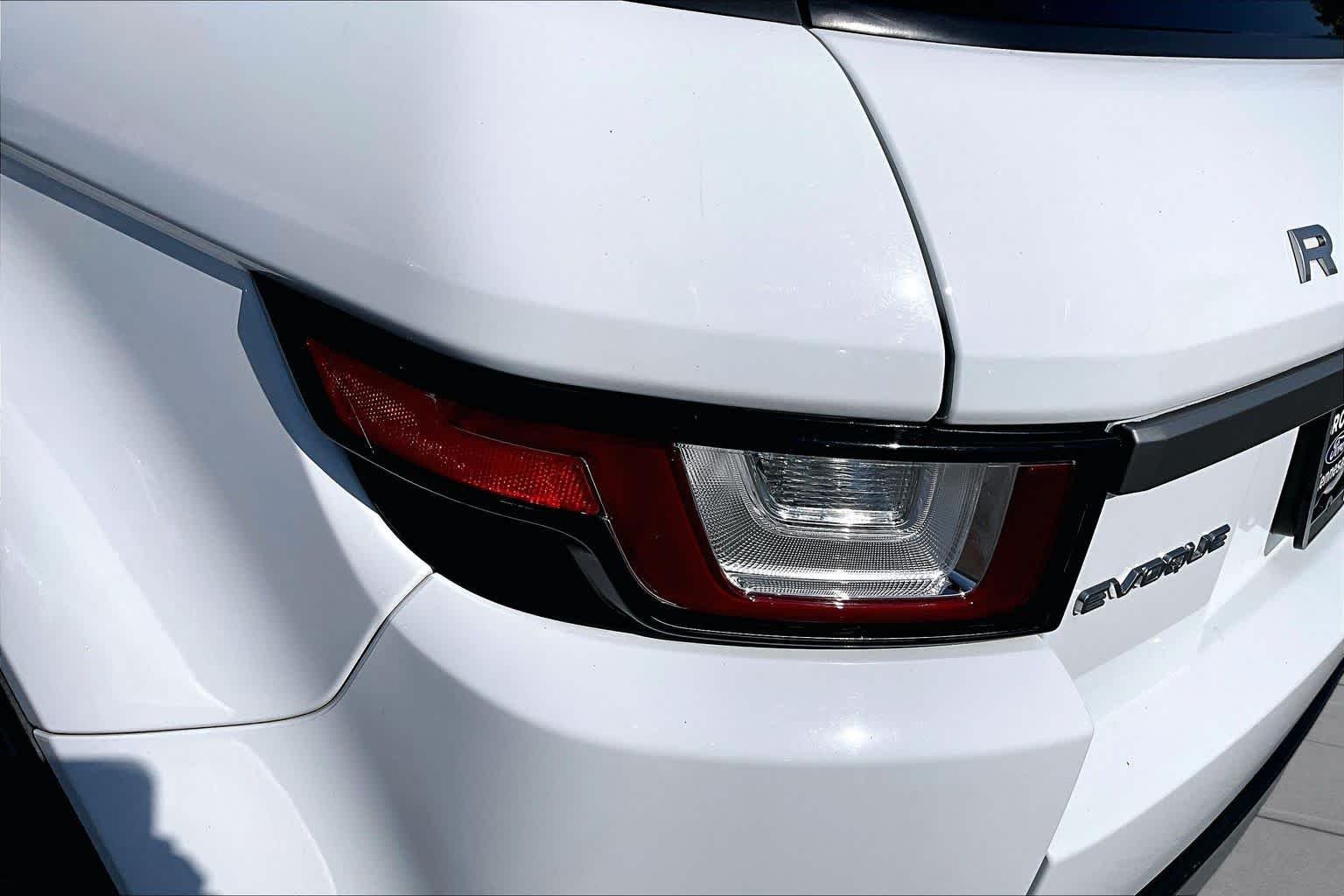 Used 2018 Fuji White Land Rover SE image 27