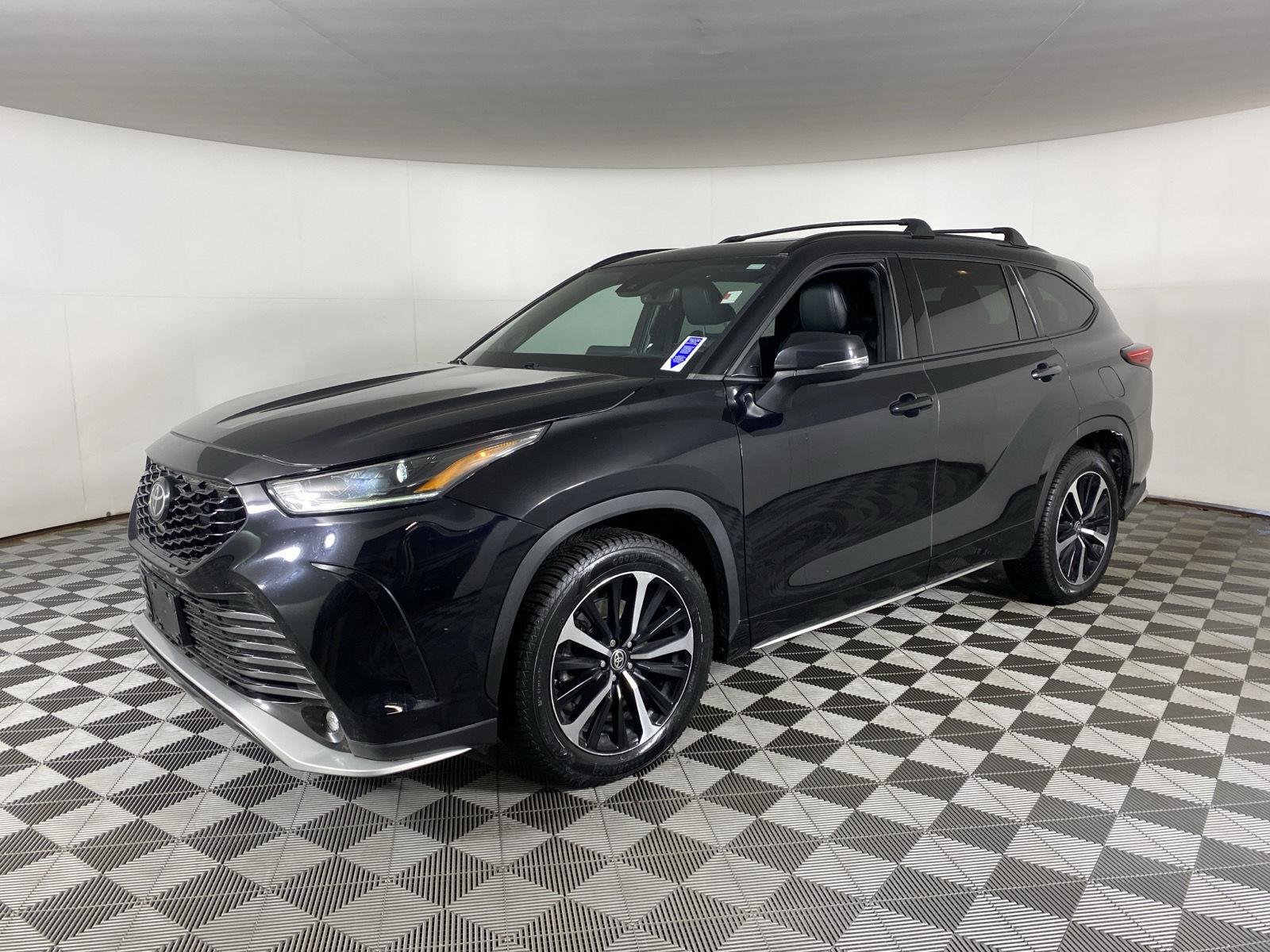 Used 2021 Midnight Black Metallic Toyota XSE image 13