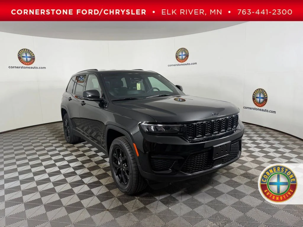 Used 2025 Diamond Black Jeep Altitude image 1