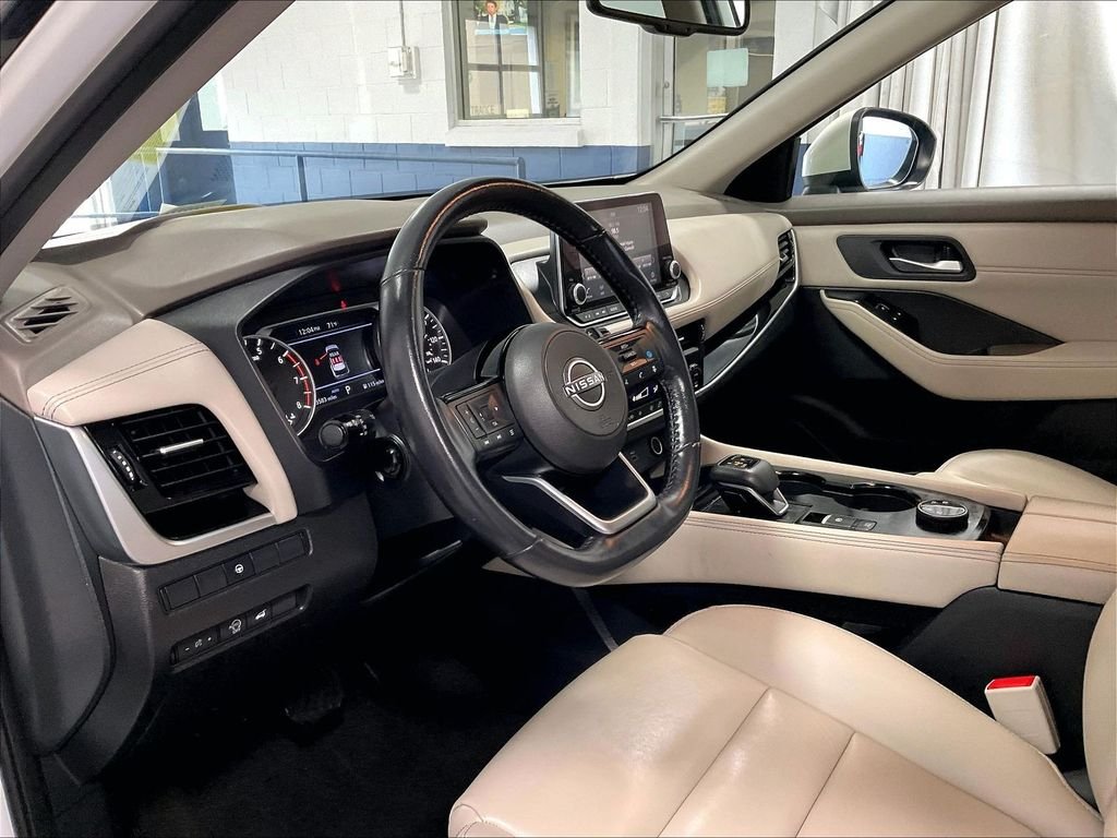 Used 2023 Pearl White Nissan SL image 8
