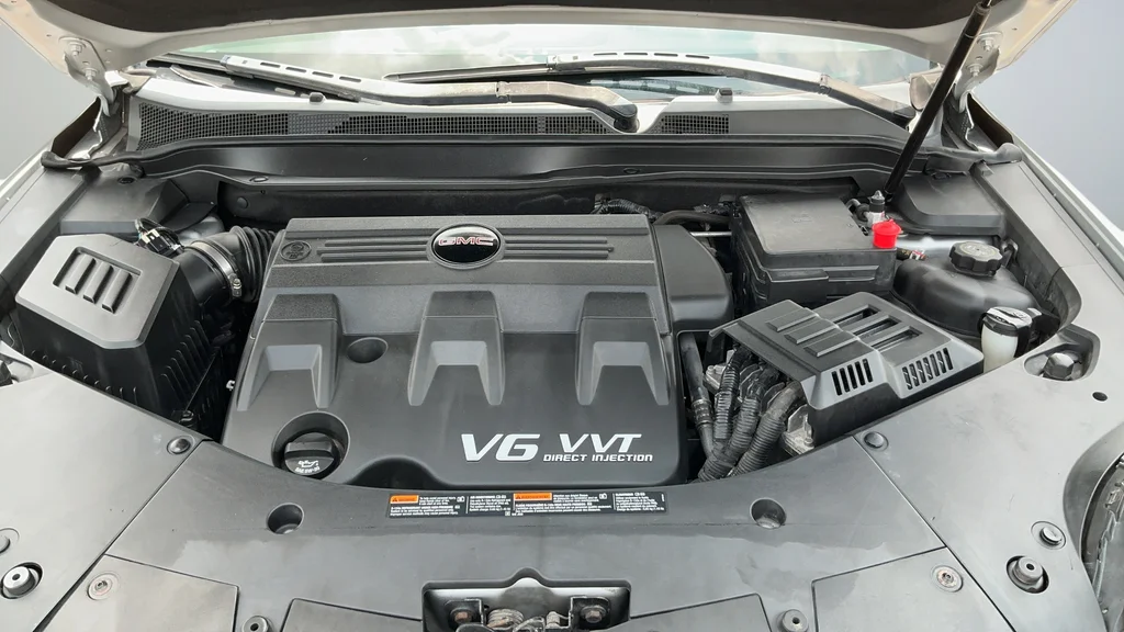 Used 2011 Silver GMC SLT-2 image 23