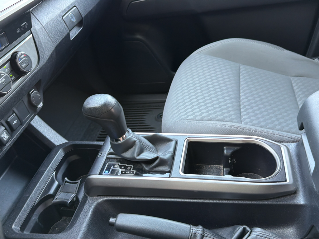 Used 2022 Blue Toyota SR5 image 20