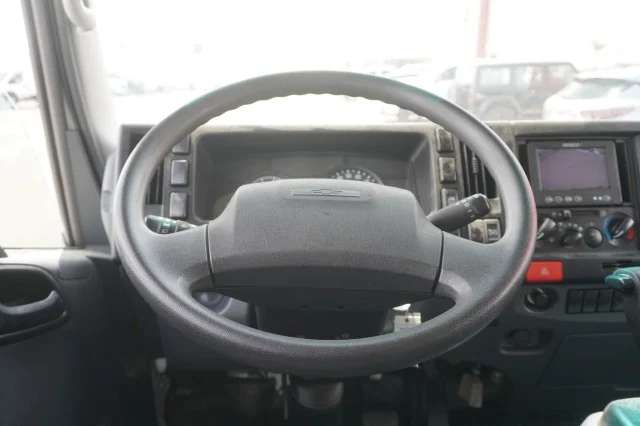 Used 2024 Arc White Chevrolet 1WT image 21