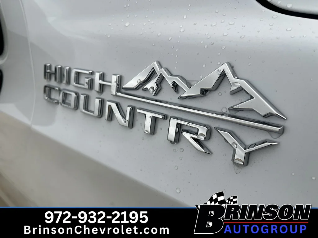 New 2026 Polar White Tricoat Chevrolet High Country image 5