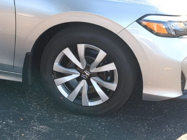 Used 2026 Solar Silver Metallic Honda LX image 4