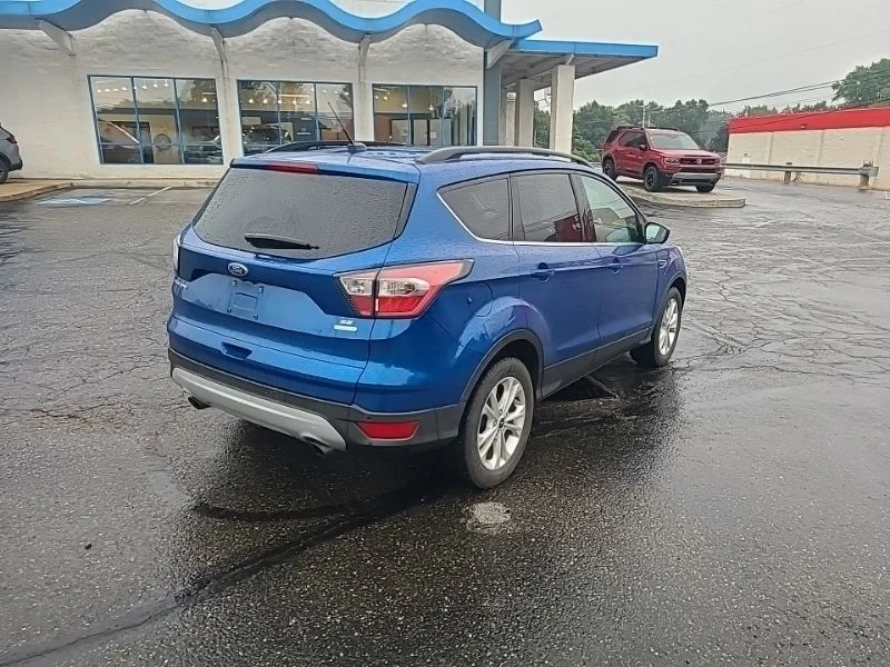 Used 2017 Blue Ford SE image 5