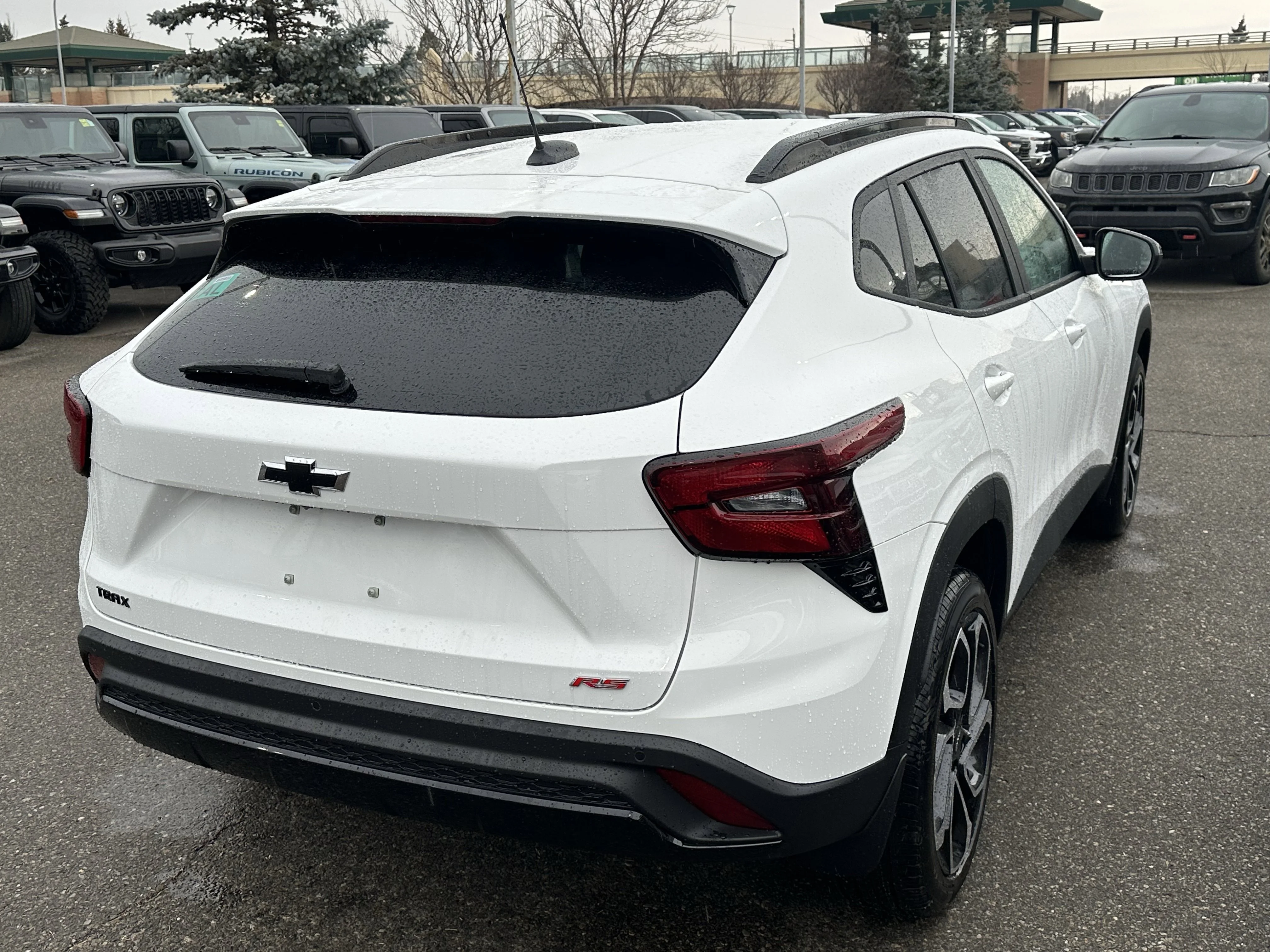 New 2026 Summit White Chevrolet 2RS image 6