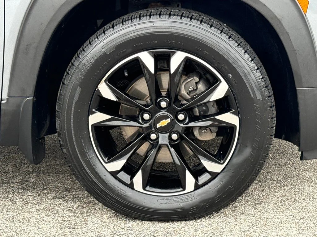 Used 2021 Gray Chevrolet LT image 12