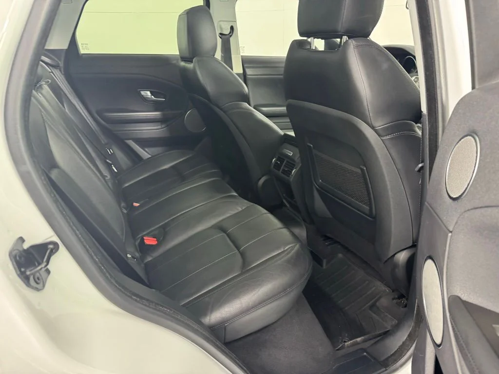 Used 2019 Fuji White Land Rover SE image 32
