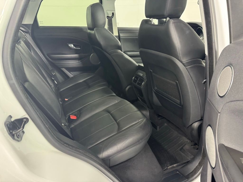 Used 2019 Fuji White Land Rover SE image 32