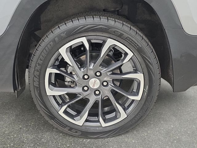 Used 2023 Silver GMC SLT image 30