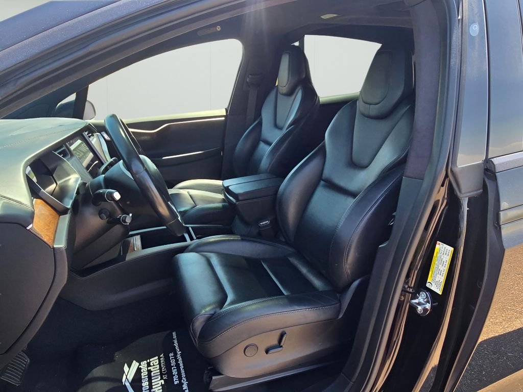 Used 2018 Black Tesla P75D image 9