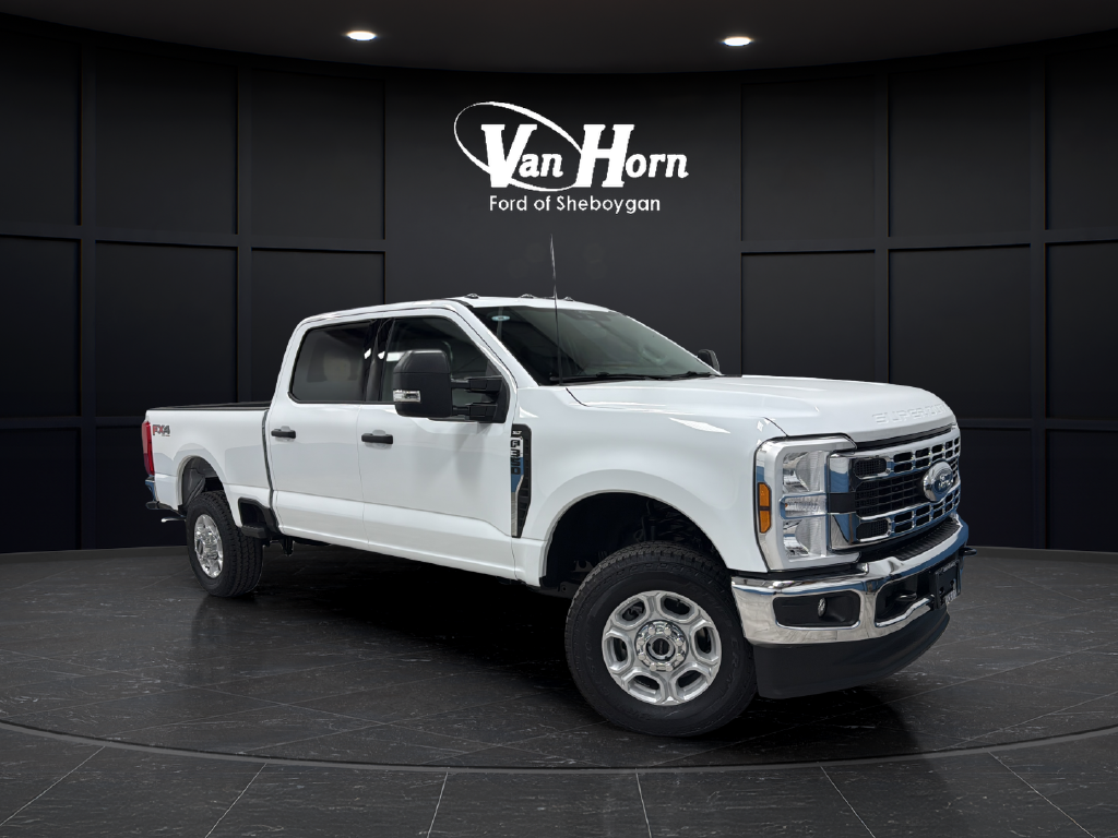 Used 2026 Oxford White Ford XLT image 1