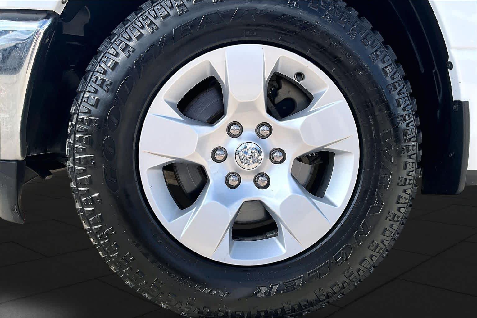 Used 2020 Bright White Clearcoat Ram Big Horn image 10