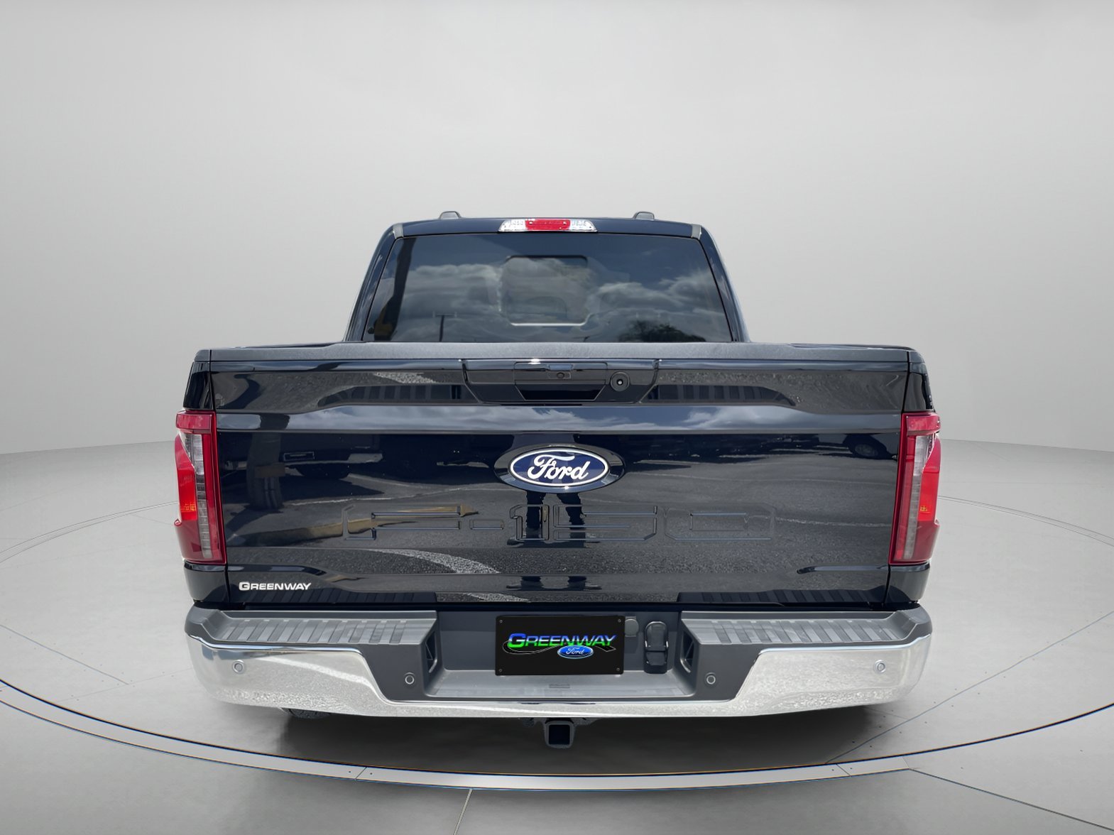 New 2026 Agate Black Metallic Ford XLT image 4