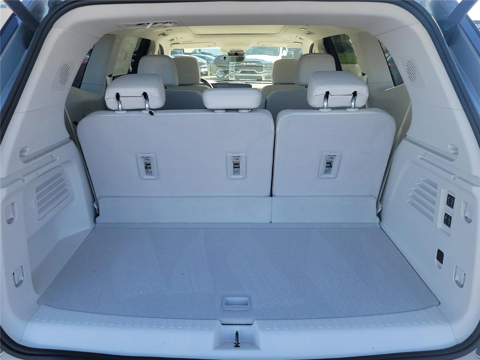New 2026 Moonstone Gray Metallic Buick Avenir image 9