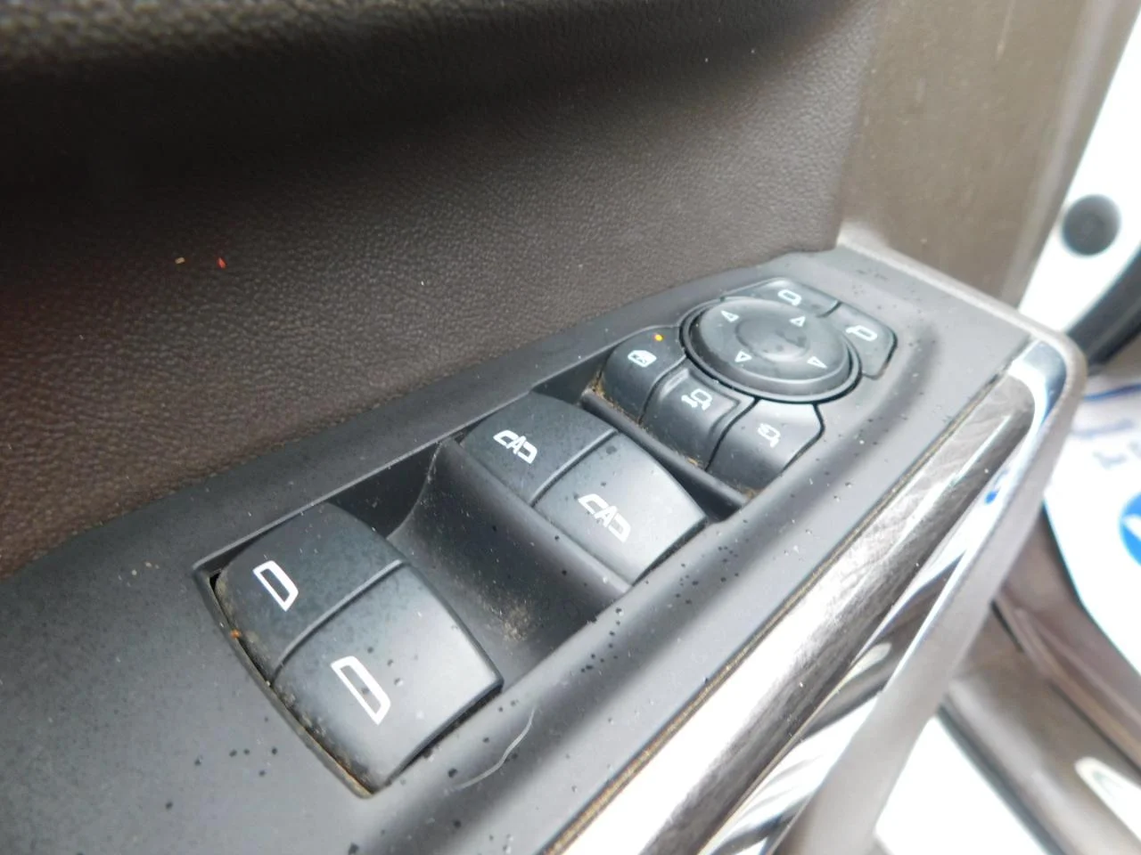 Used 2021 White Chevrolet 4WD CREW CAB 159 in LTZ image 31