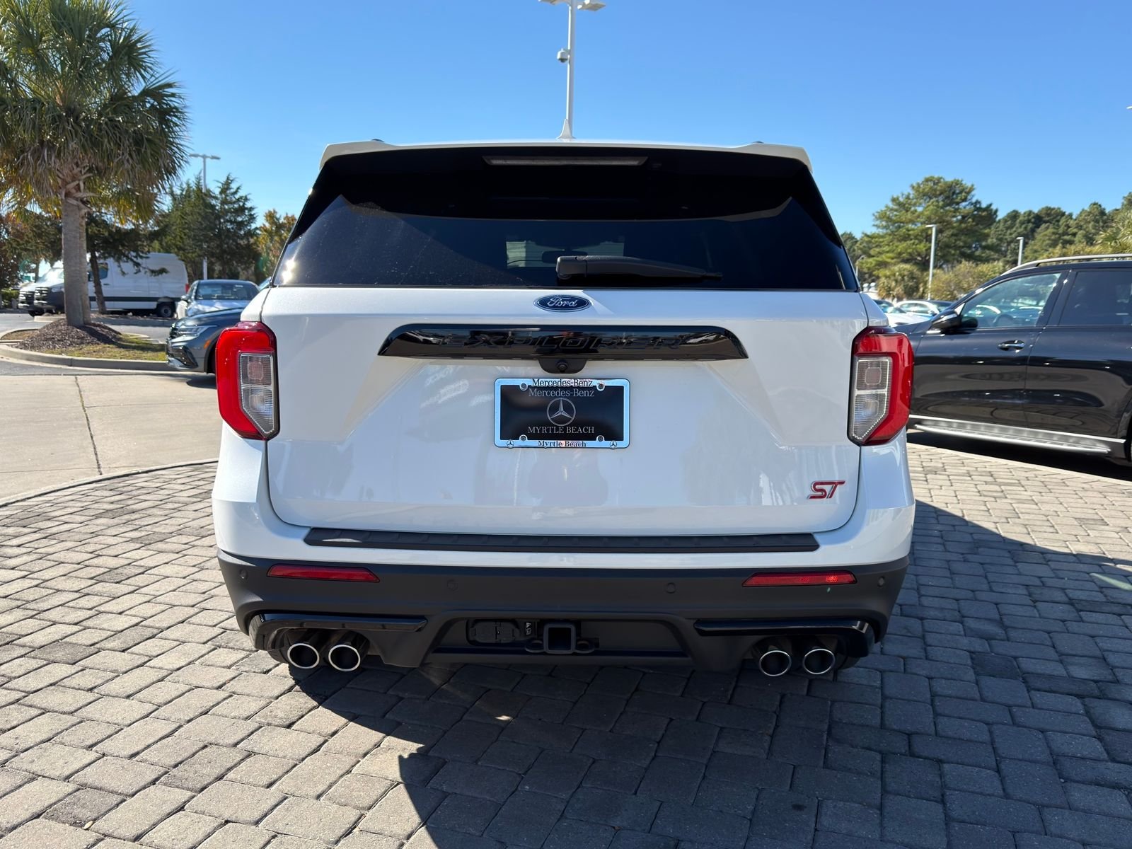 2023 Ford Explorer ST photo 3