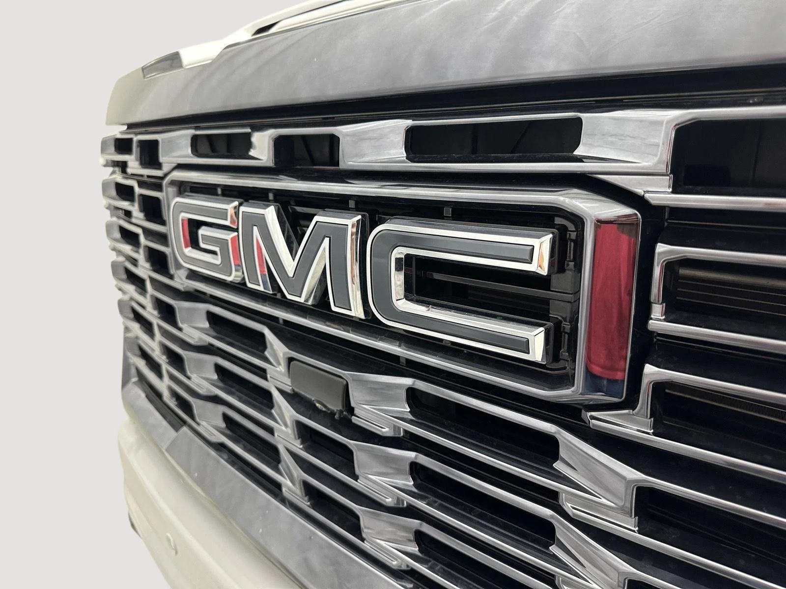 Used 2024 Summit White GMC Denali Ultimate image 30