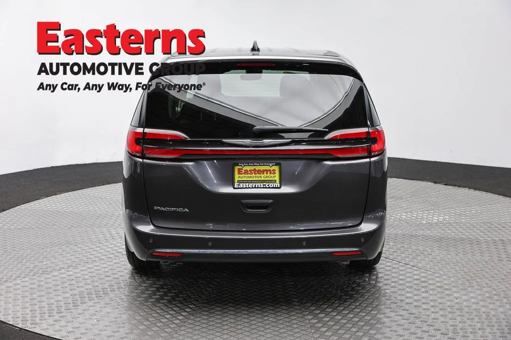 Used 2023 Gray Chrysler Touring L image 6