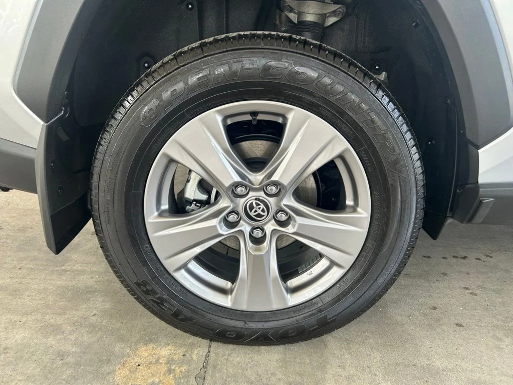 Used 2025 Silver Toyota XLE image 17