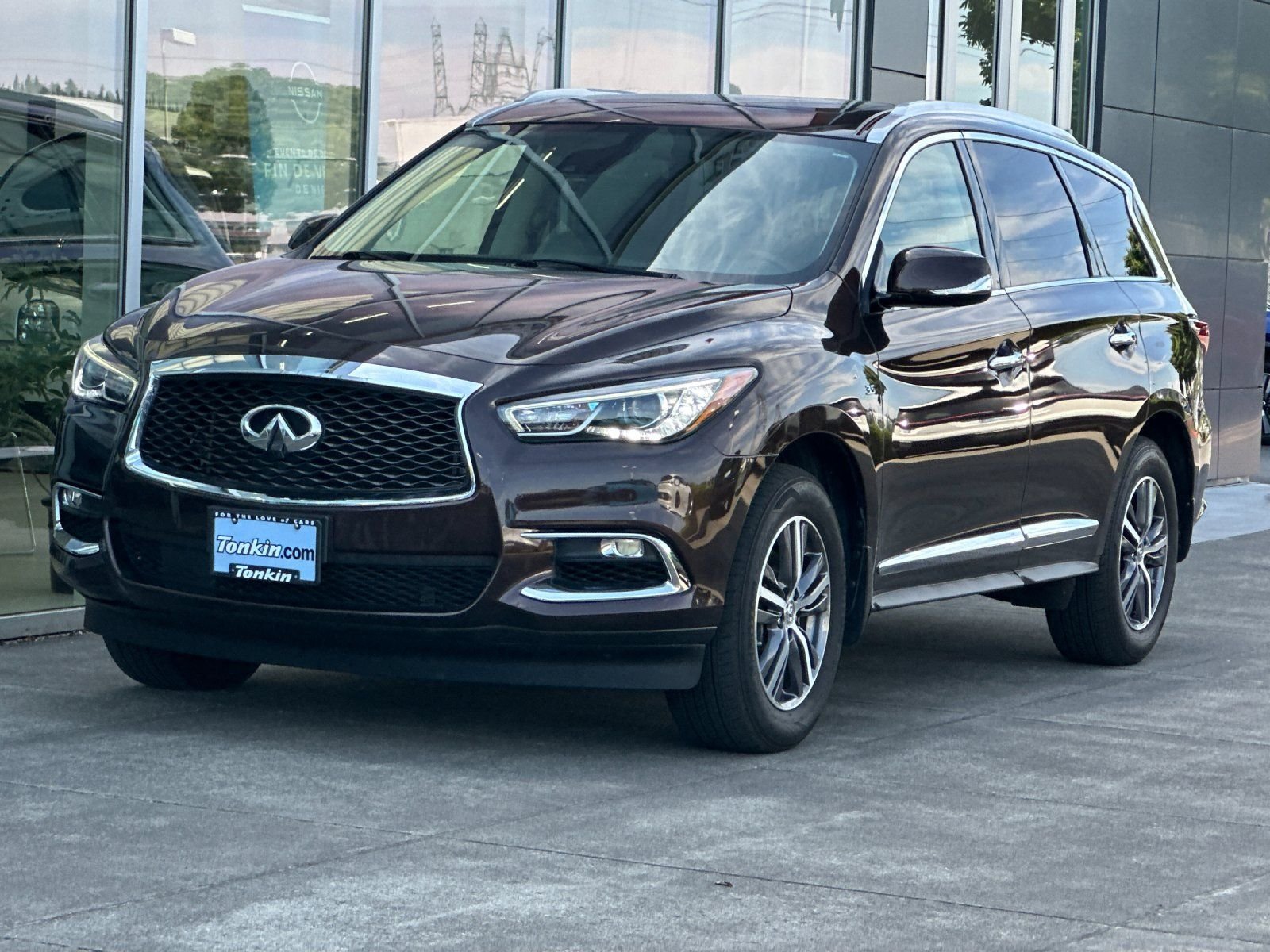 Used 2019 Mocha Almond INFINITI LUXE image 6