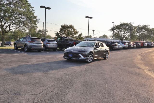 Used 2026 Gray Hyundai SE image 2