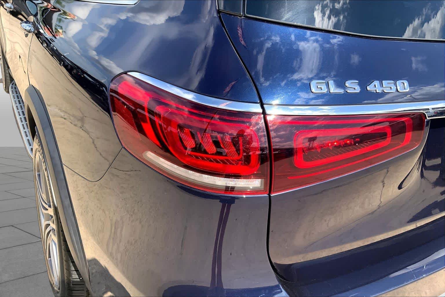 Used 2020 Lunar Blue Metallic Mercedes-Benz GLS 450 image 28