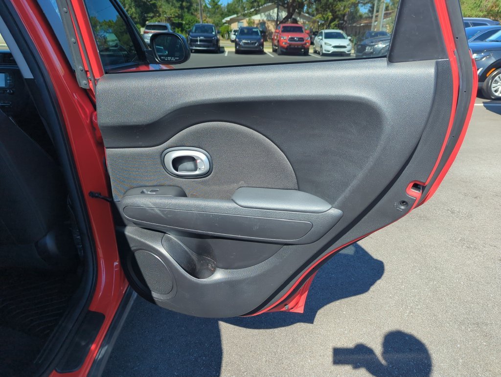 Used 2017 Red Kia Plus image 29