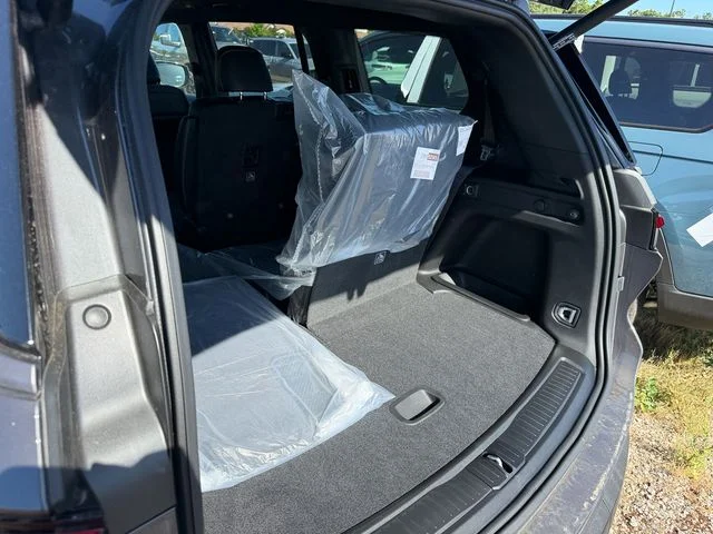New 2026 Baltic Gray Metallic Clear-Coat Exterior Paint Jeep Limited image 28