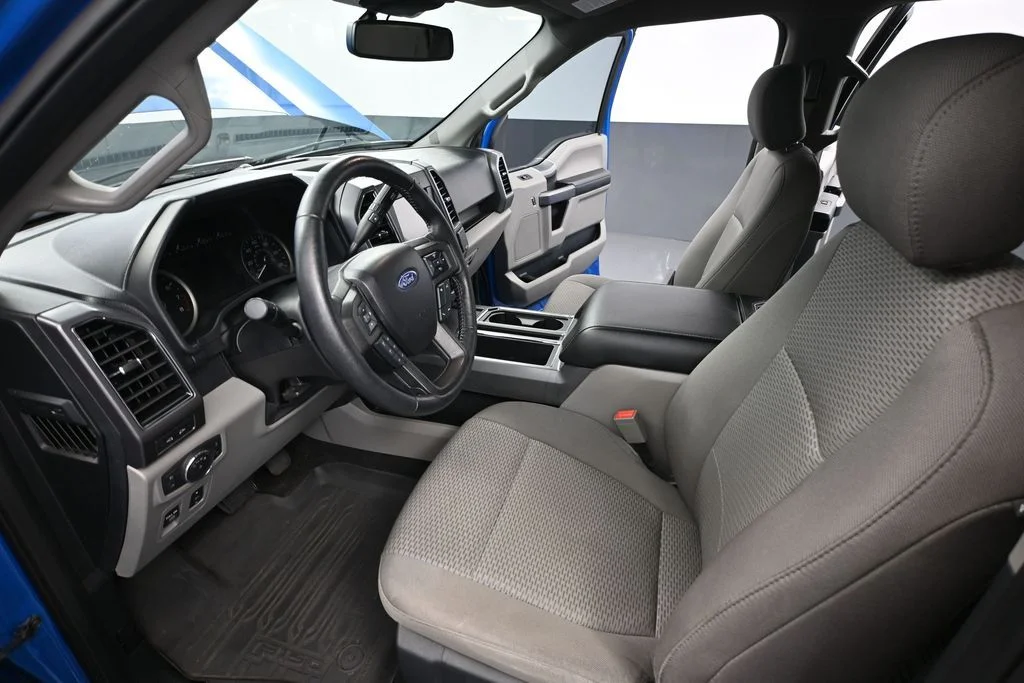 Used 2020 Blue Ford XLT image 23