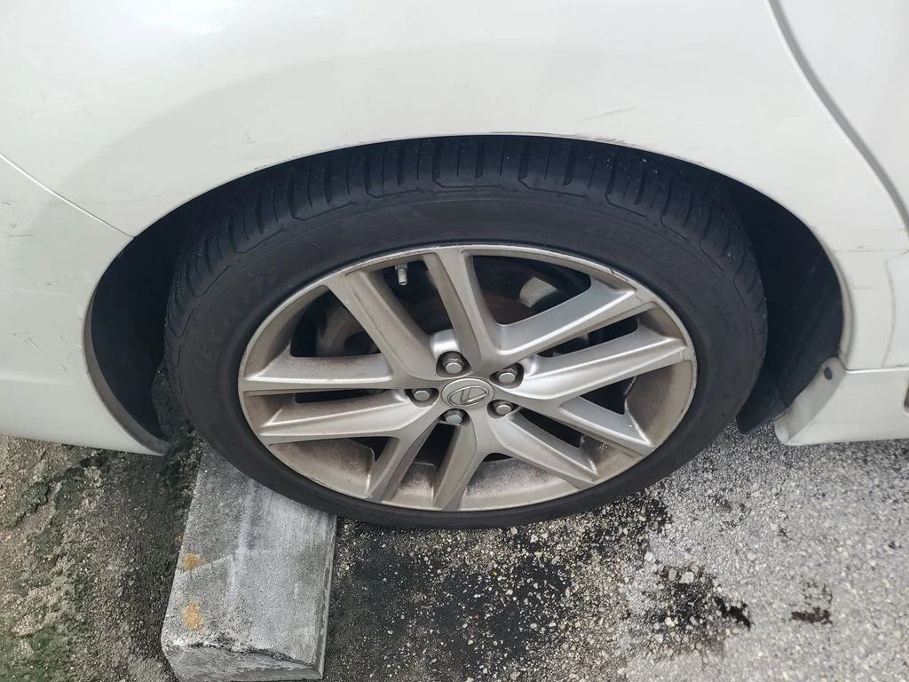 Used 2017 White Lexus 200h image 9
