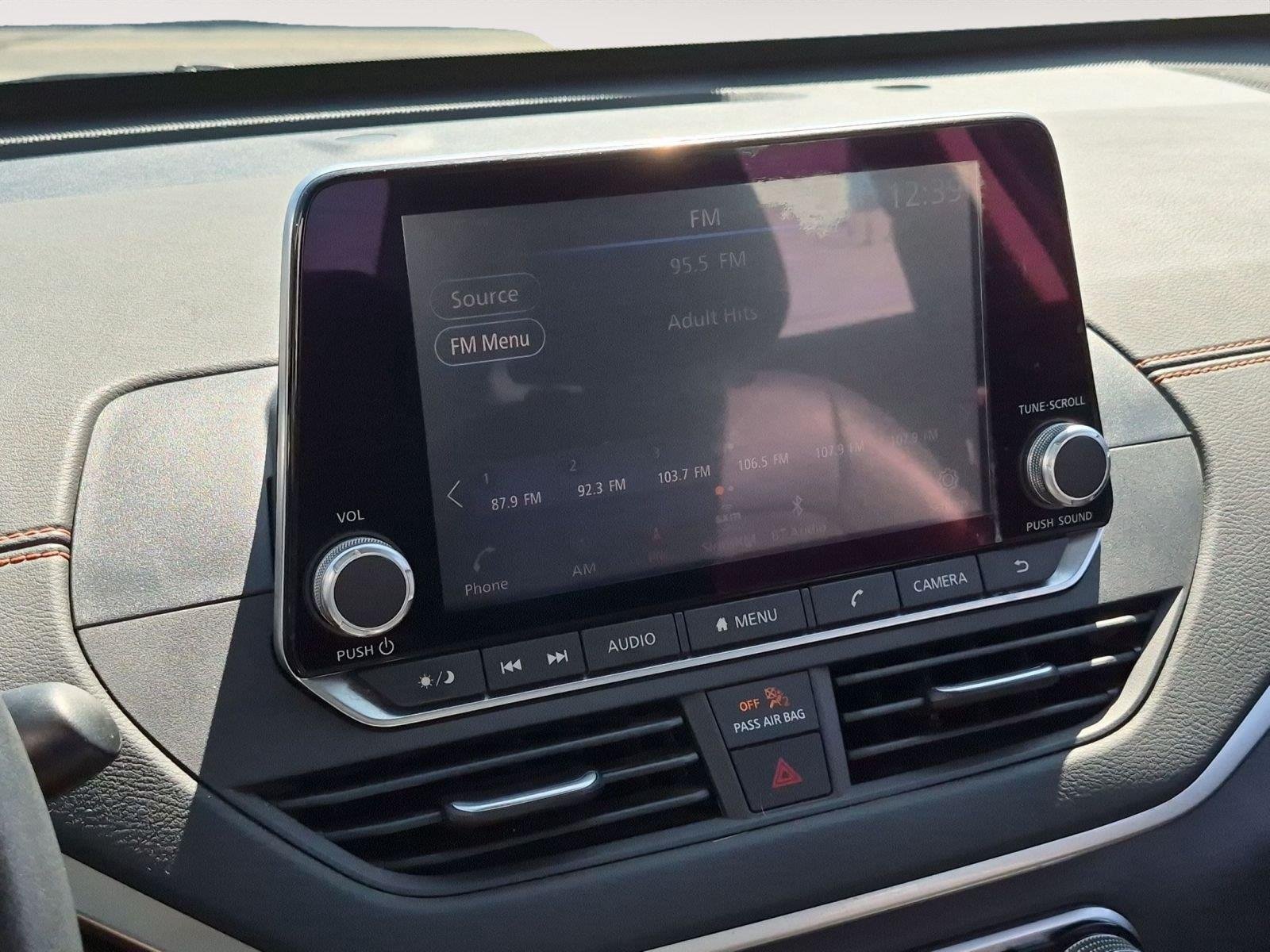 Used 2020 Super Black Nissan 2.5 SR image 23