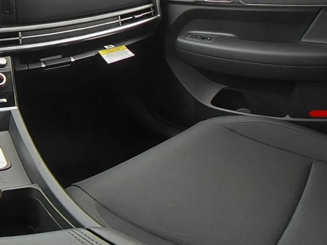 New 2026 Silver Hyundai SE image 38