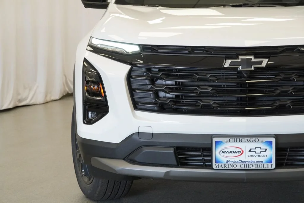 New 2027 Summit White Chevrolet LT image 31