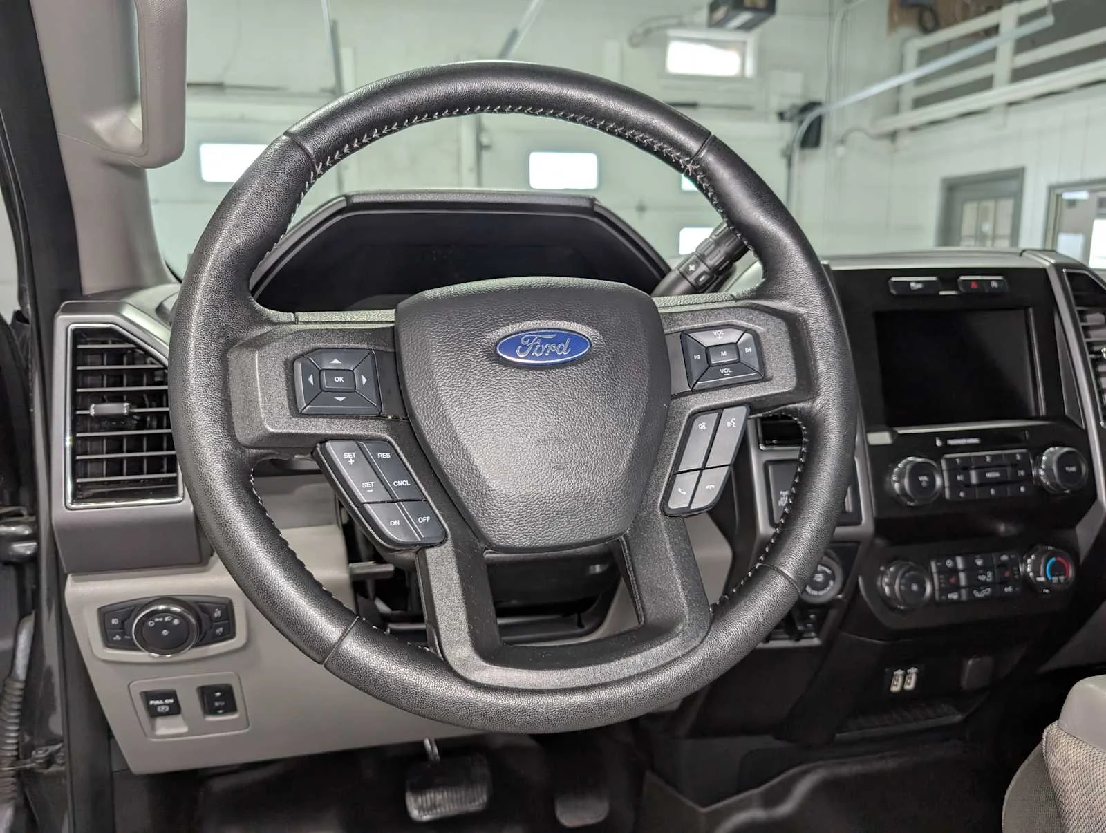 Used 2019 Magnetic Ford XLT image 37