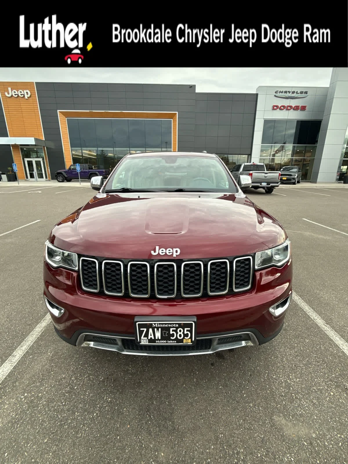 Used 2018 Velvet Red Pearlcoat Jeep Limited image 1