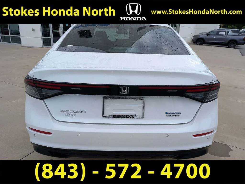 Used 2023 White Honda Touring image 9