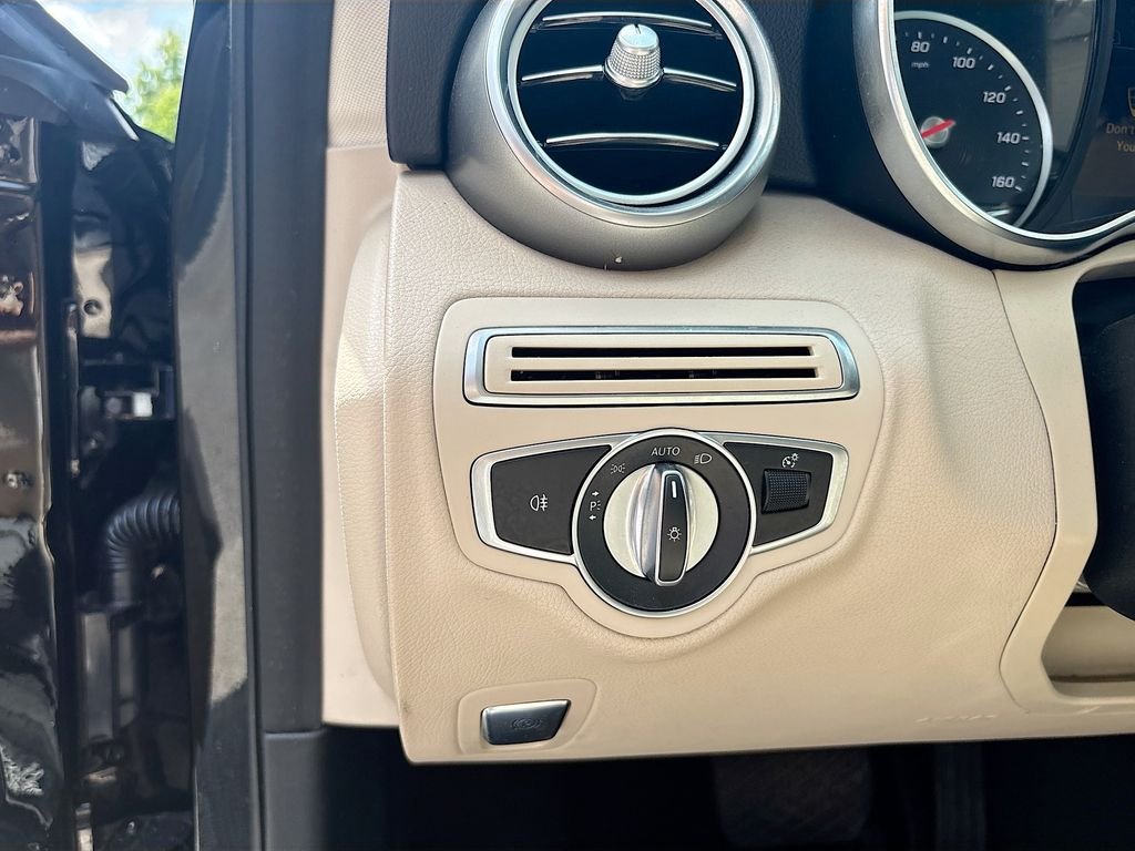 Used 2020 Black Mercedes-Benz C 300 image 33