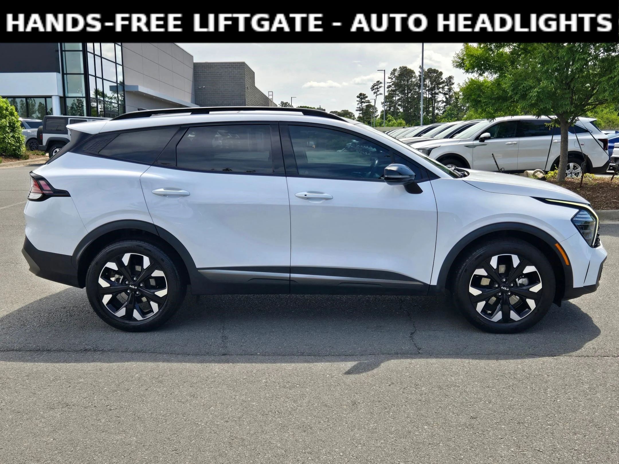 Used 2024 Glacial White Pearl Kia X-Line image 8
