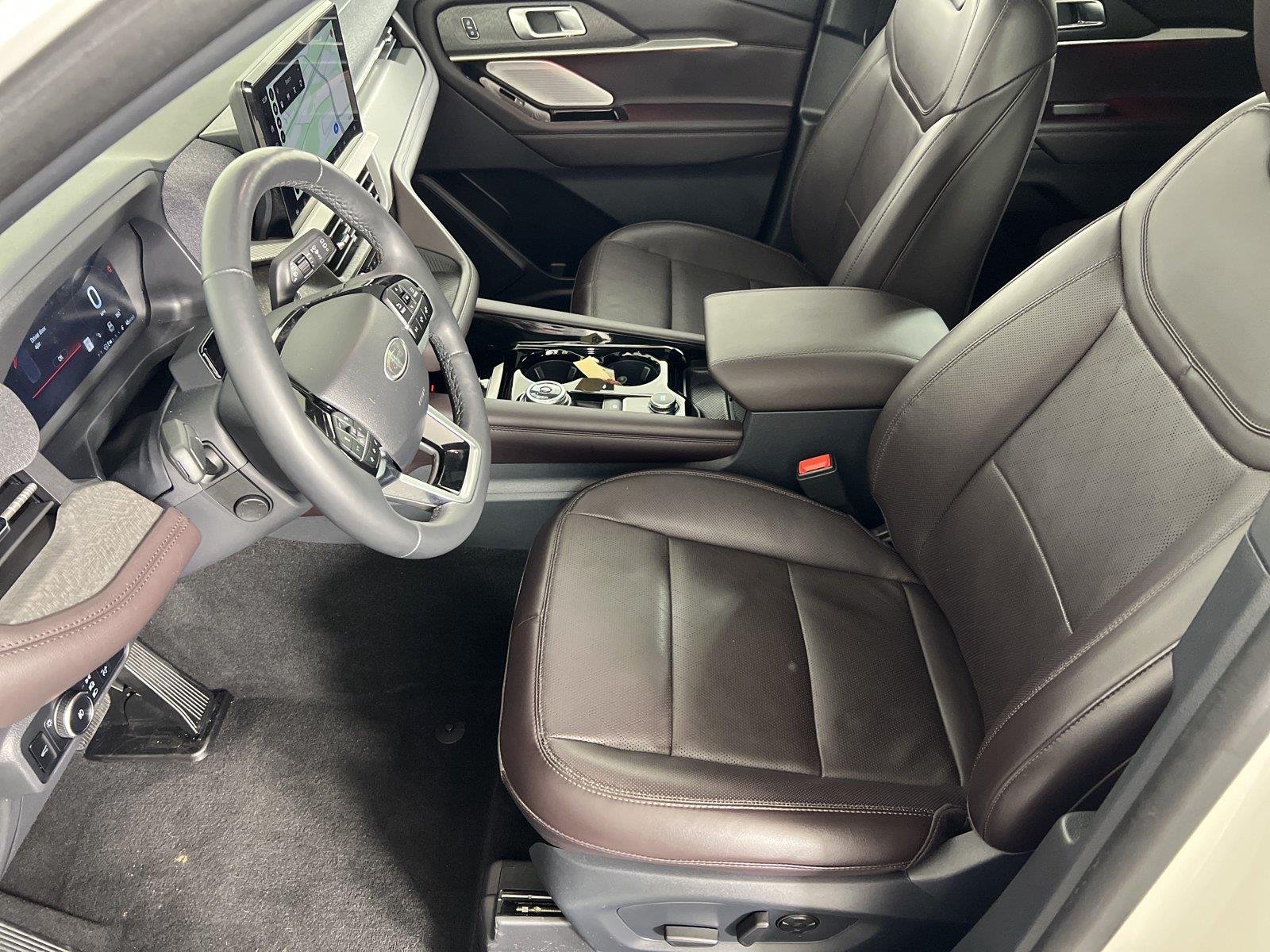 Used 2025 White Ford Platinum image 19