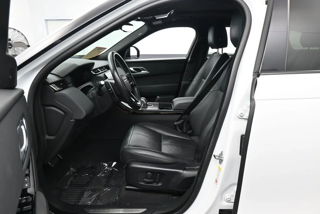 Used 2025 Gray Land Rover Dynamic SE image 11
