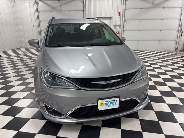 Used 2017 Chrysler Pacifica Touring-L with VIN 2C4RC1BG2HR526713 for sale in Rochester, Minnesota
