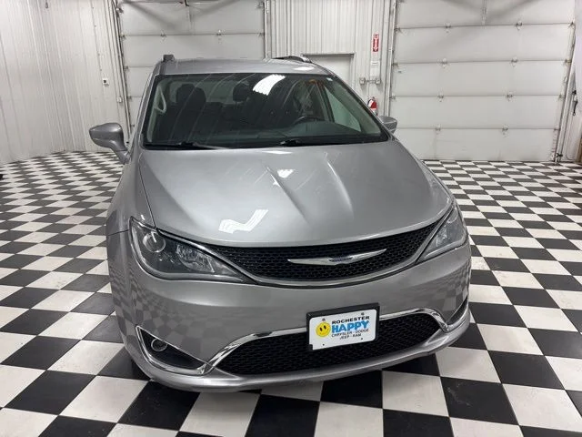 Used 2017 Chrysler Pacifica Touring-L with VIN 2C4RC1BG2HR526713 for sale in Rochester, Minnesota