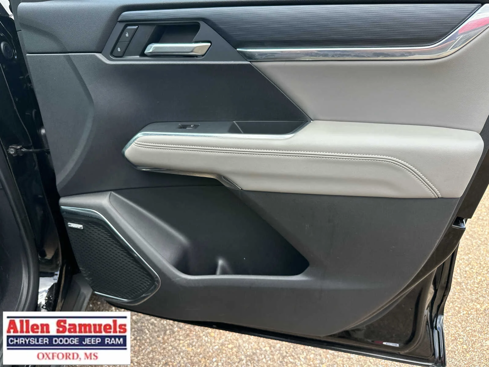 Used 2026 Ebony Twilight Metallic GMC FWD Elevation image 43