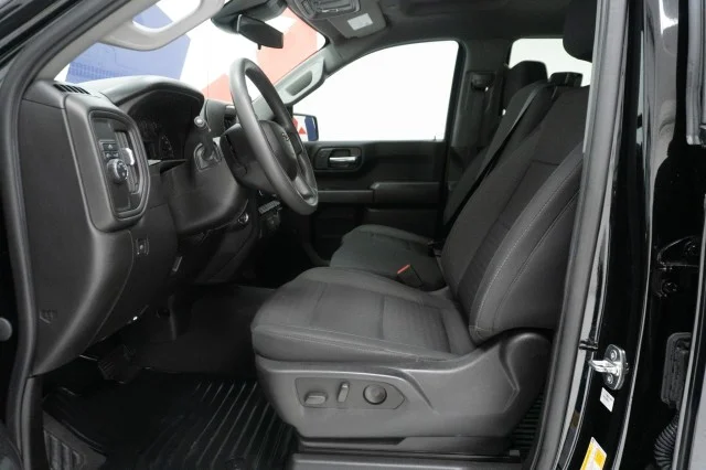Used 2023 Black Chevrolet Custom image 17