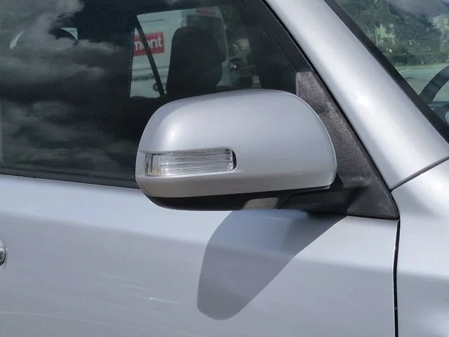 Used 2010 Silver Toyota Limited image 12