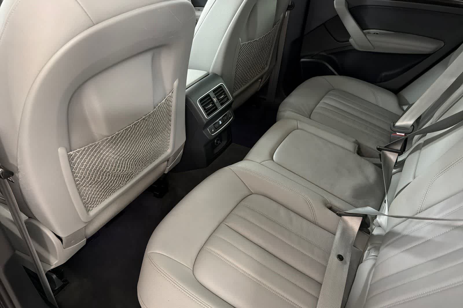 Used 2018 Blue Audi Tech Prestige image 4